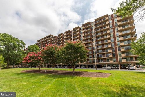 814-1300 Army Navy Dr, ARLINGTON, VA, 22202-2052 | Card Image