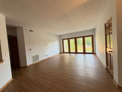 unit-103-201 W Brush Hill Rd, Elmhurst, IL, 60126-5648 | Card Image