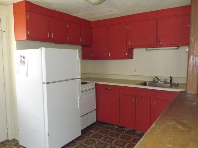 B - 7 White Oak Condo Lane, Condo with 2 bedrooms, 1 bathrooms and 2 parking in Mansfield CT | Image 4