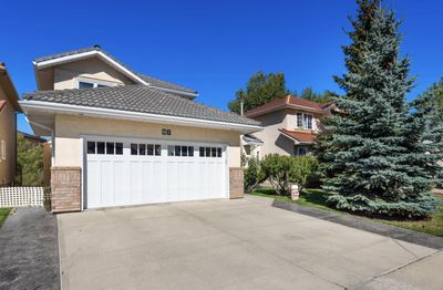 67 Hamptons Heath Nw, House detached with 4 bedrooms, 2 bathrooms and 4 parking in Calgary AB | Image 2