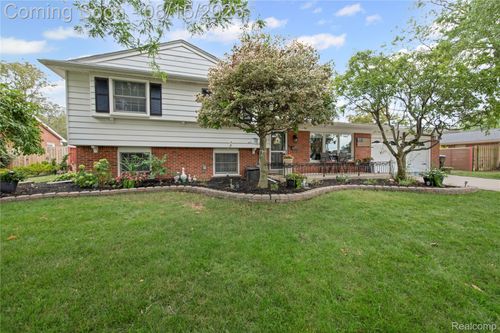 1659 Boxford St, Trenton, MI, 48183-1871 | Card Image