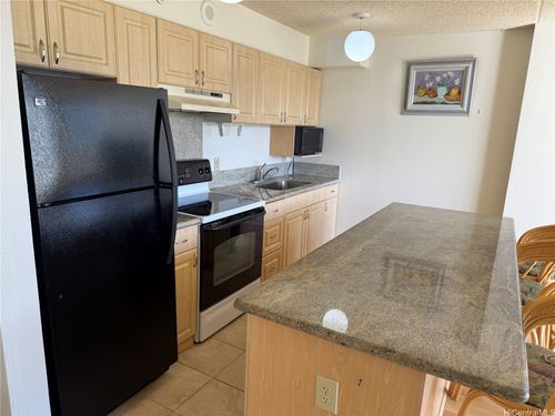 2805-2-201 Ohua Ave, Honolulu, HI, 96815-3653 | Card Image