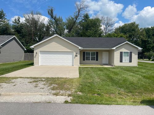 201 Campbell St, Centralia, MO, 65240-4077 | Card Image