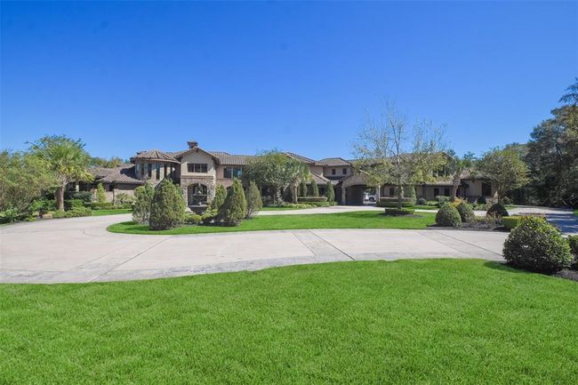 Follow the meandering driveway | Image 9