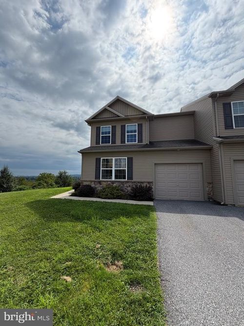 8464 Hamilton St, HUMMELSTOWN, PA, 17036-7091 | Card Image