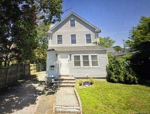 105 Bayview Ave, Manhasset, NY, 11030-1809 | Card Image