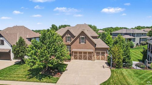 9404 W 163rd Pl, Overland Park, KS, 66085-7852 | Card Image