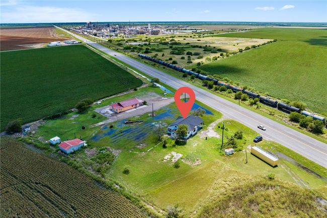 598 Business Highway 77, Home with 3 bedrooms, 2 bathrooms and null parking in Bishop TX | Image 33