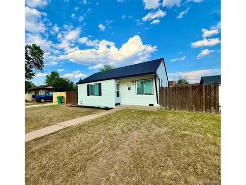 906 Nome St, Aurora, CO, 80010-4172 | Card Image