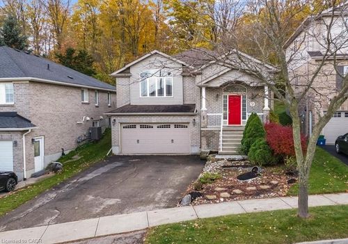 850 Munich Cir, Waterloo, ON, N2V2N5 | Card Image