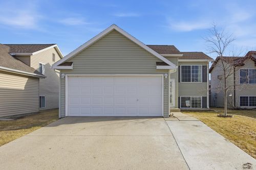 2126 59th Avenue S, Fargo, ND, 58104 | Card Image