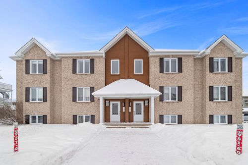 920 Rue Marcil, L'Assomption, QC, J5W1H8 | Card Image