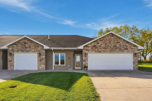 2411 Dole Dr, Eldora, IA, 50627-8296 | Card Image
