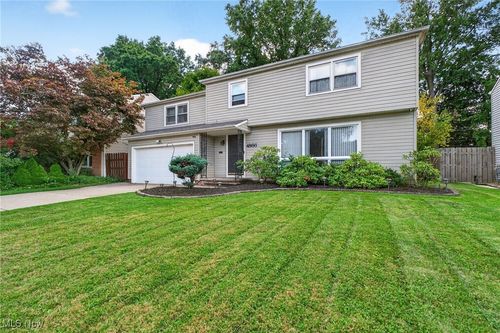 4866 Fairlawn Rd, Lyndhurst, OH, 44124-1121 | Card Image