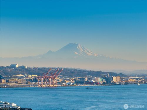 apt-301-601 W Mercer Pl, Seattle, WA, 98119-3884 | Card Image