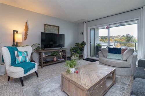 404-2757 Quadra St, Victoria, BC, V8T4E5 | Card Image
