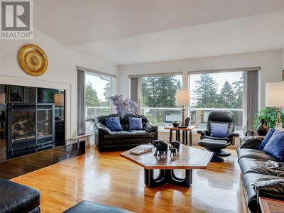 4666 Boulderwood Dr, House other with 3 bedrooms, 3 bathrooms and 4 parking in Victoria BC | Image 2