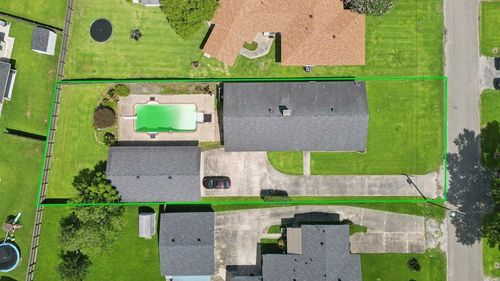 pool-andamp-4-garages-andamp-5035 Gulf Ave, Groves, TX, 77619-0000 | Card Image