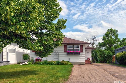 2923 Quinn Dr, Regina, SK, S4P2W2 | Card Image