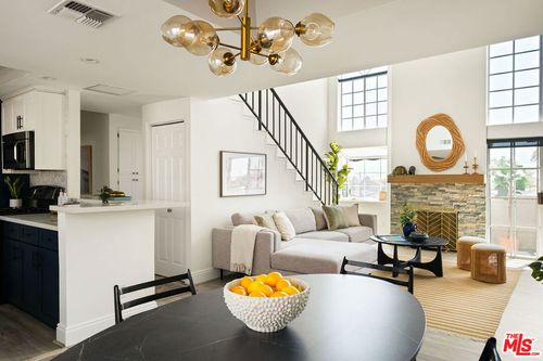 117-12016 Washington Place, Los Angeles, CA, 90066 | Card Image