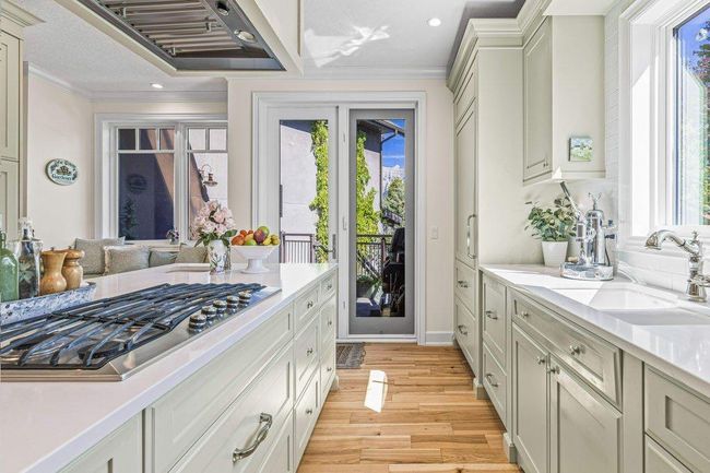 930 9 St, House other with 8 bedrooms, 7 bathrooms and 4 parking in Canmore AB | Image 18