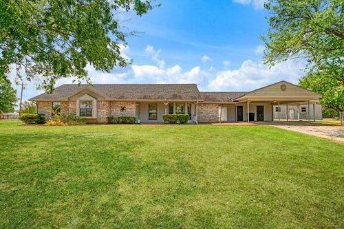 537 Farm Road 2820, Sumner, TX, 75486-5682 | Card Image