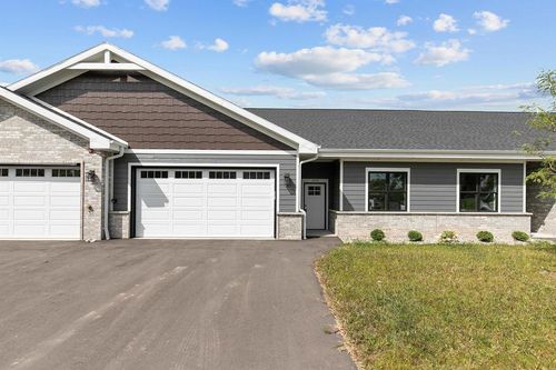 3026 Community Way, MENASHA, WI, 54952 | Card Image