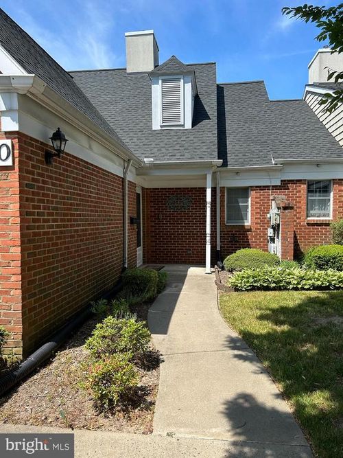 20-20 E Village Rd, NEWARK, DE, 19713-3835 | Card Image