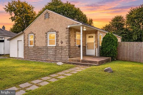 127 Hunn Rd, NEW CASTLE, DE, 19720-1807 | Card Image