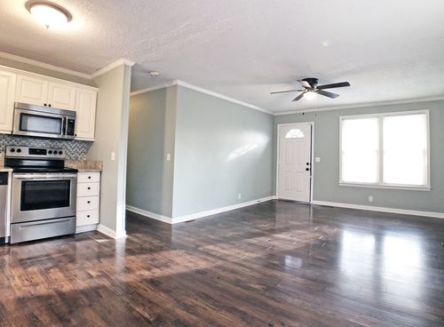 112 Mountainwood Dr, Hendersonville, TN, 37075-2923 | Card Image