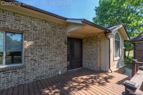 7521 Hickory Hill Dr, West Bloomfield, MI, 48322-1057 | Card Image