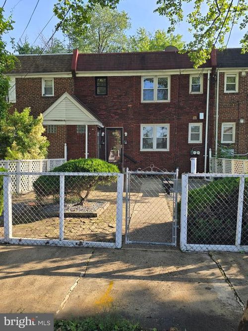 367 Marlton Ave, Camden, NJ, 08105-2137 | Card Image
