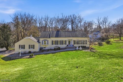 20 Fieldstone Dr, Morristown, NJ, 07960-2631 | Card Image