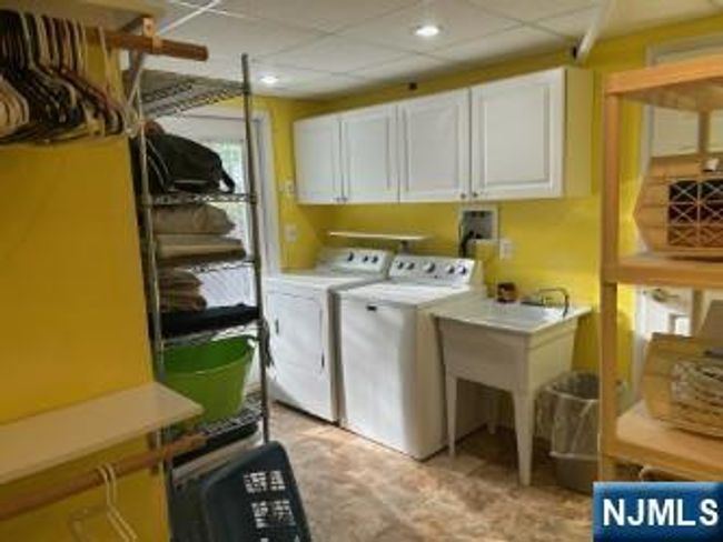 21 Laurel Ct, House other with 4 bedrooms, 3 bathrooms and null parking in Paramus NJ | Image 24
