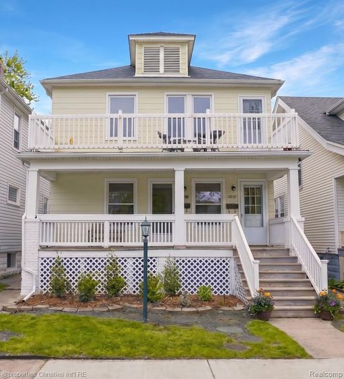 95-1093-95 Lakepointe St, Grosse Pointe Park, MI, 48230-1317 | Card Image