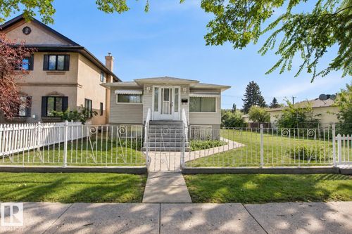 10339 80 St Nw, Edmonton, AB, T6A3J3 | Card Image