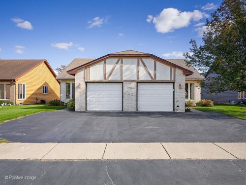 7203 S 86th Ave, Justice, IL, 60458-1132 | Card Image