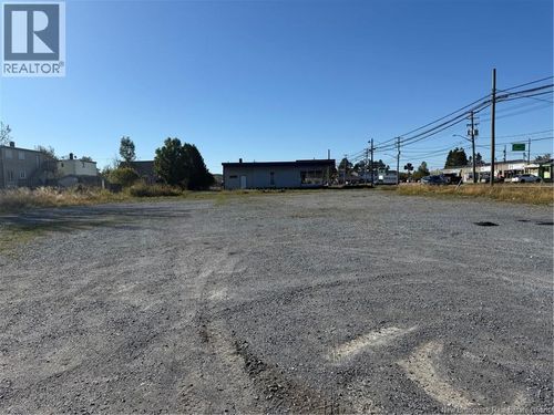 632 Rothesay Ave, Saint John, NB, E2H2H3 | Card Image