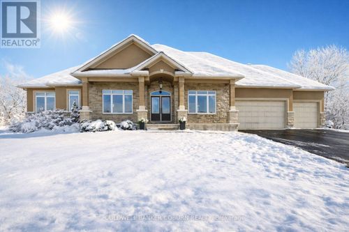 270 W Lake Cir, Carp, ON, K0A1L0 | Card Image