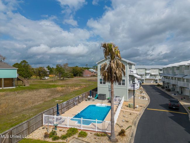 pool aerial | Image 25