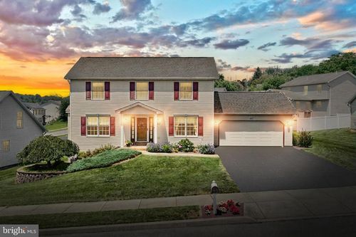 457 Chestnut Way, New Cumberland, PA, 17070-2751 | Card Image