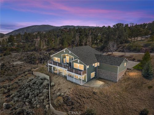 9401 Whispering Pines Rd, Frazier Park, CA, 93225-9536 | Card Image