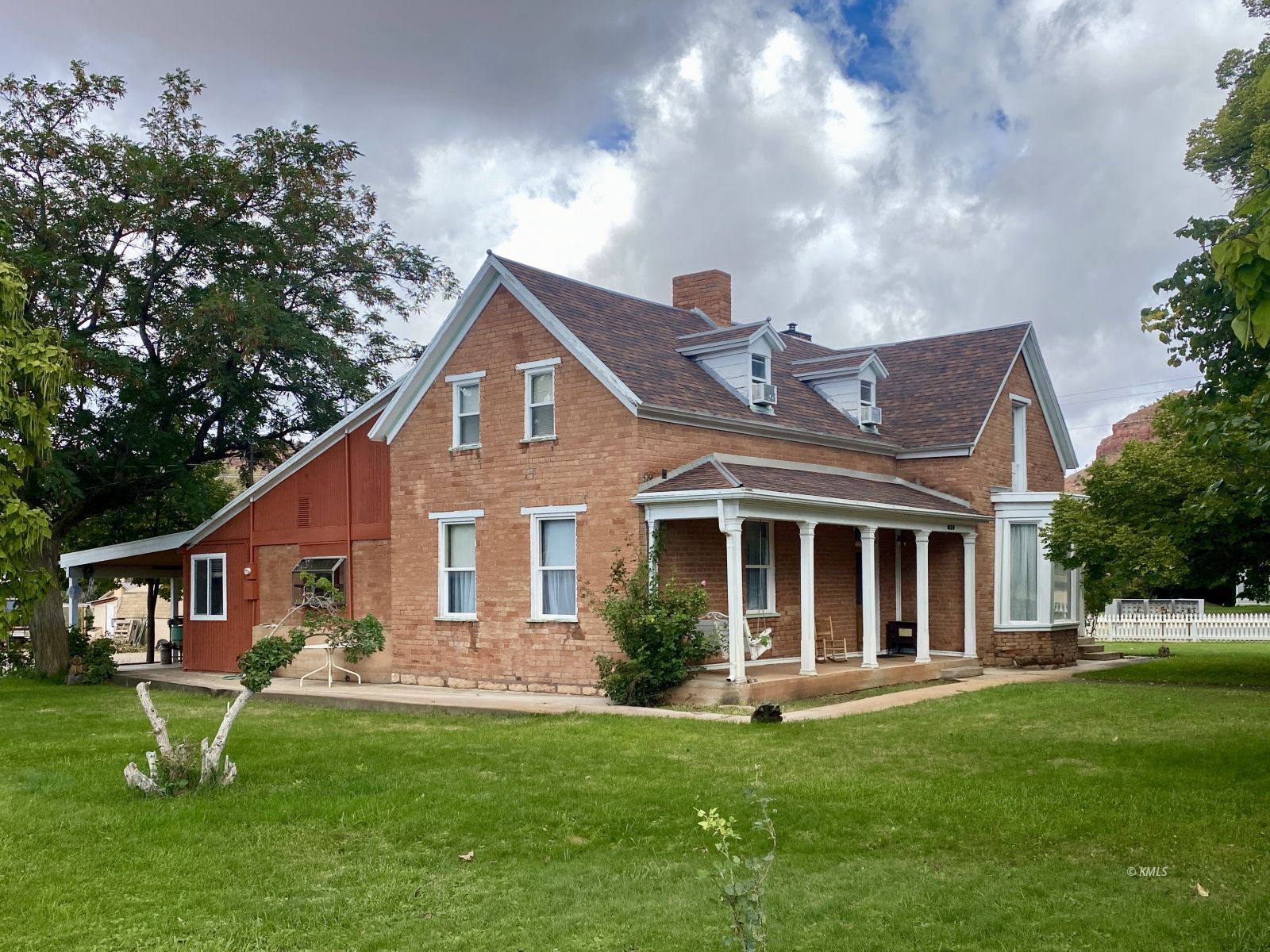 100 , Kanab, UT 84741