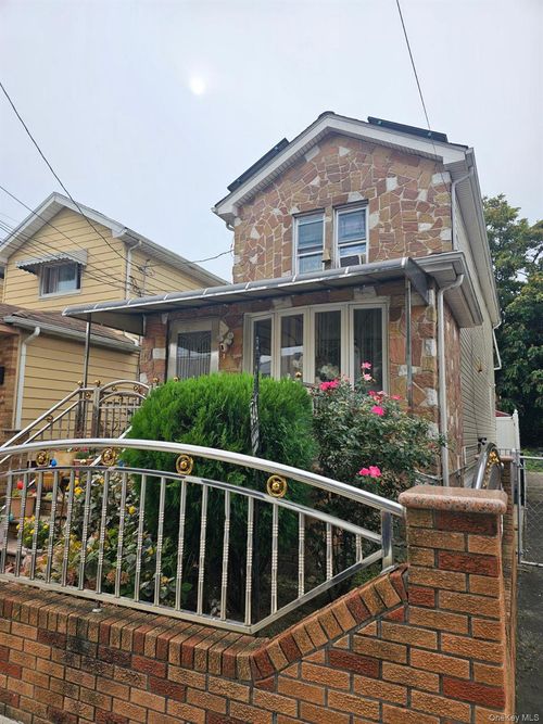 542 E 48th St, Brooklyn, NY, 11203-4318 | Card Image