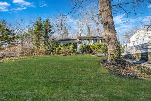 55 Ketewomoke Dr, Halesite, NY, 11743-2138 | Card Image