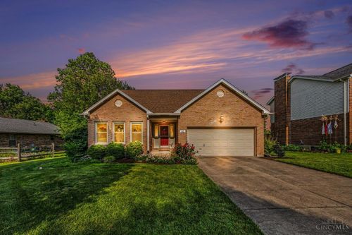 42 Carousel Cir, Fairfield, OH, 45014-8330 | Card Image