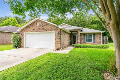 4872 Makenna Cir, House other with 3 bedrooms, 2 bathrooms and 2 parking in Pace FL | Image 2