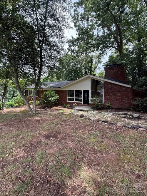 2036 10th Street Pl Nw, Hickory, NC, 28601-1779 | Card Image