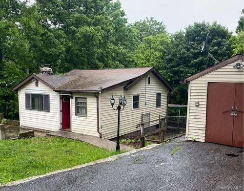 32 Cedar Trl, Monroe, NY, 10950-6637 | Card Image