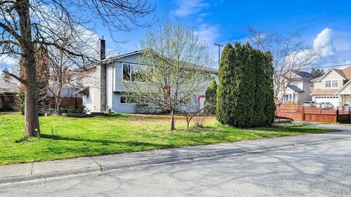 11645 195a St, Pitt Meadows, BC, V3Y1G3 | Card Image